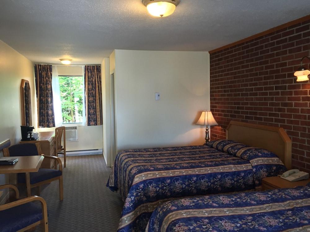 Du Chevalier Motel 2*